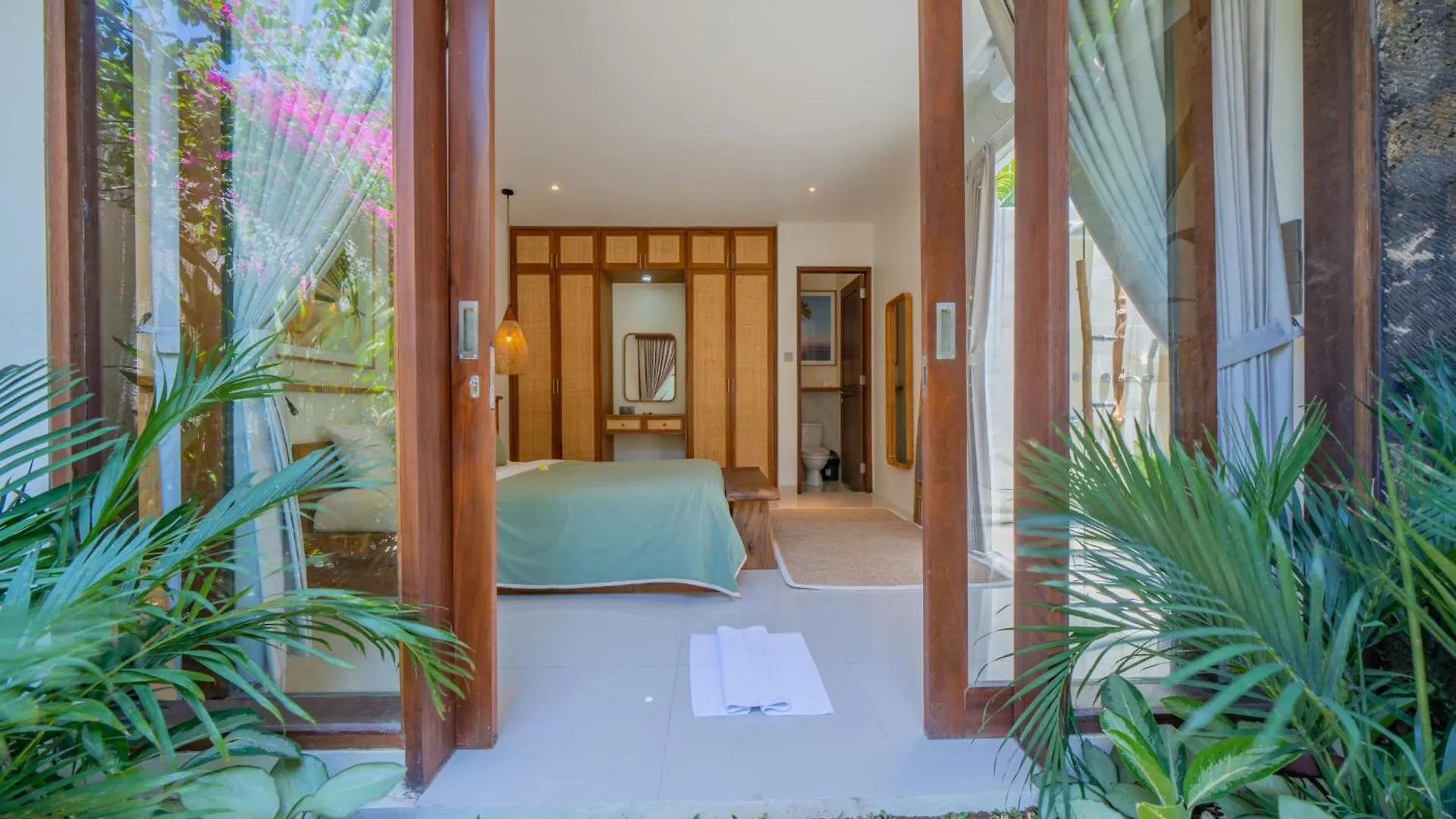 Villa Lea Luxury Oasis In Seminyak Umalas With Private Pool 4Br 0*, Seminyak (Bali) Indonesia