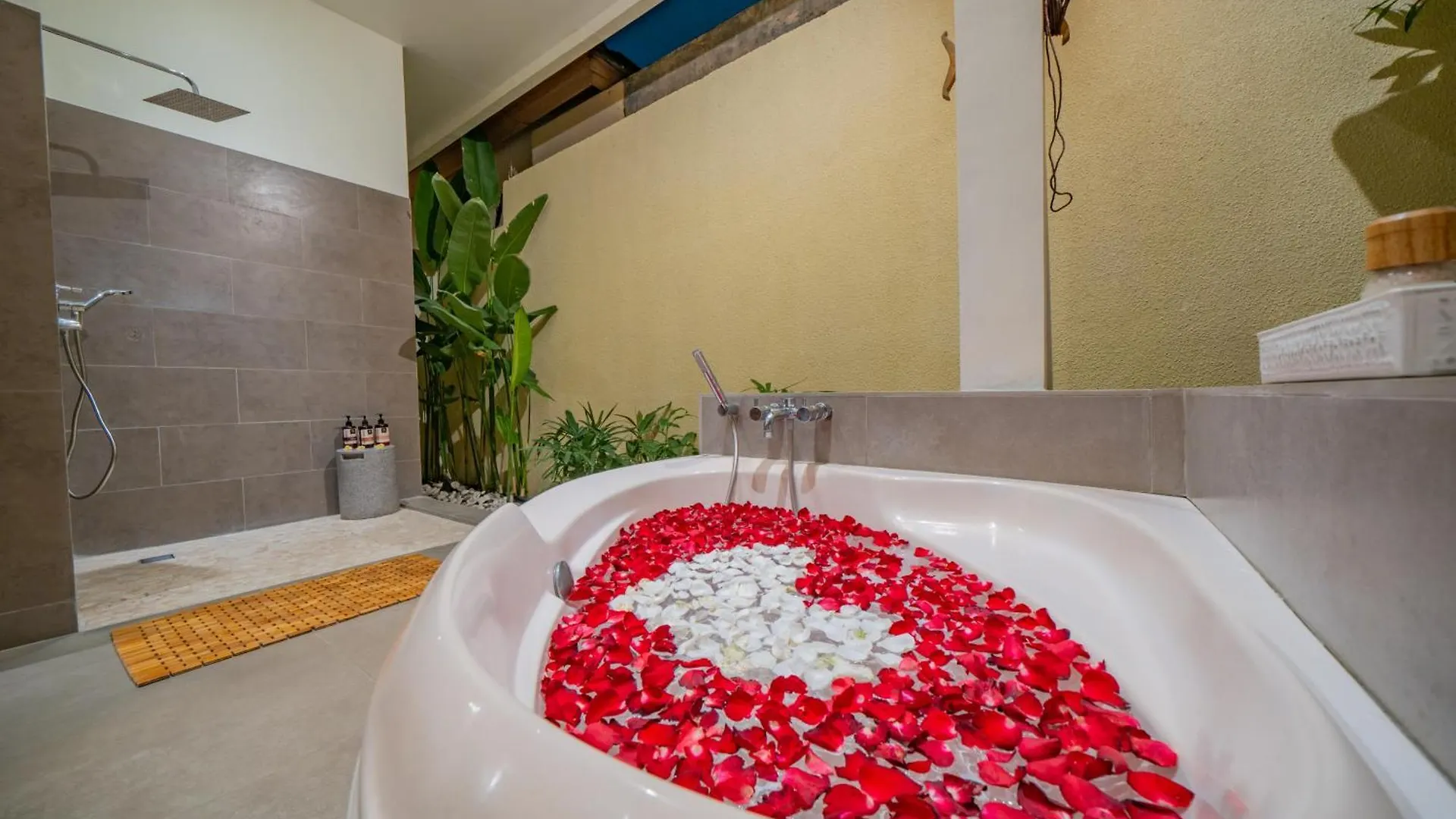 Villa Lea Luxury Oasis In Seminyak Umalas With Private Pool 4Br  Seminyak (Bali)