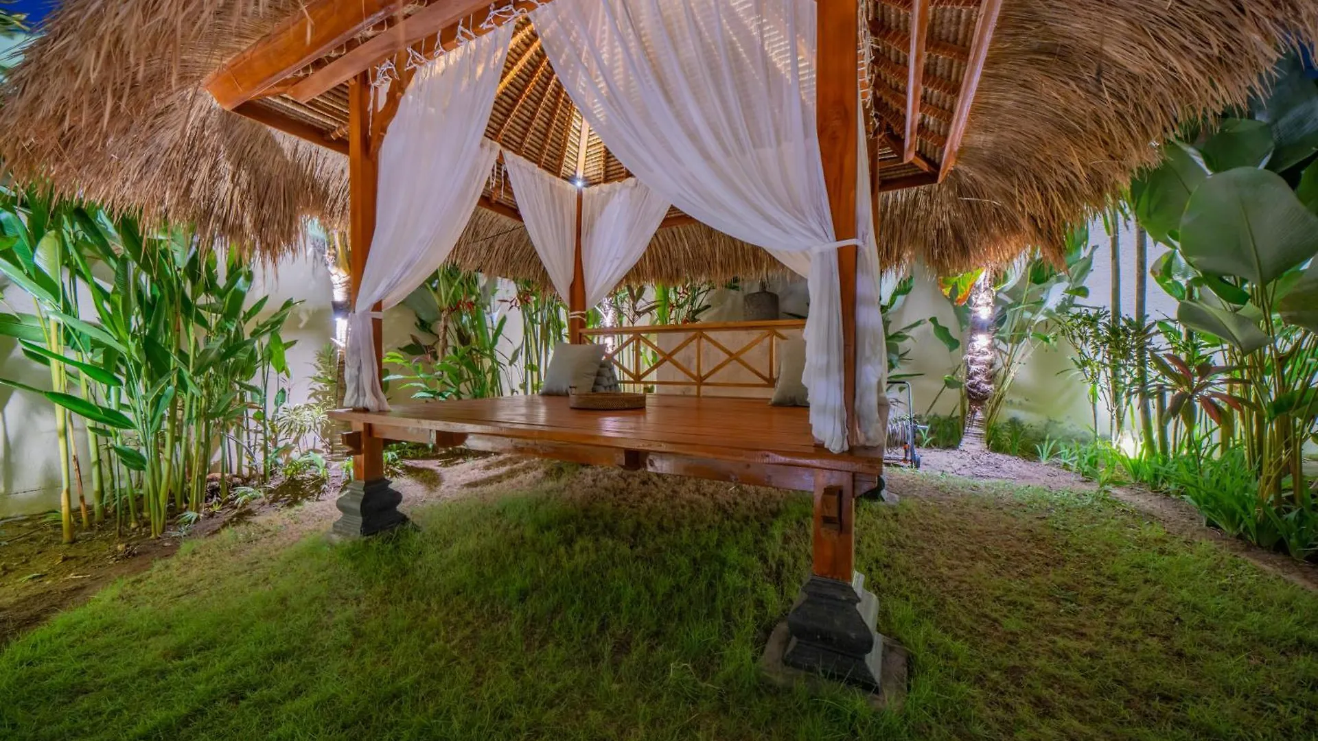 Villa Lea Luxury Oasis In Seminyak Umalas With Private Pool 4Br 0*, Seminyak (Bali)